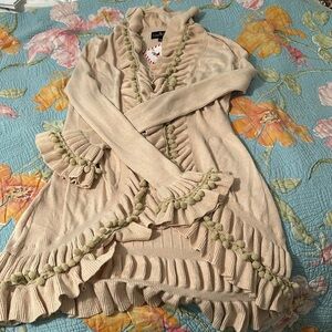 NWOT Liza Byrd sweater, size M